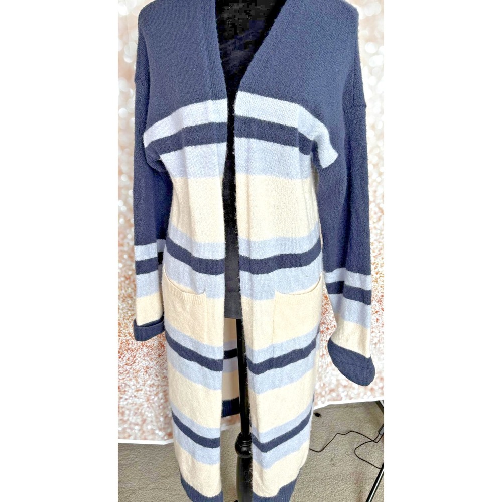 Fluffy, Soft, Cozy ~ Freshman 1996‎ cardigan ~ Medium ~ It has POCKETS - Picture 3 of 11